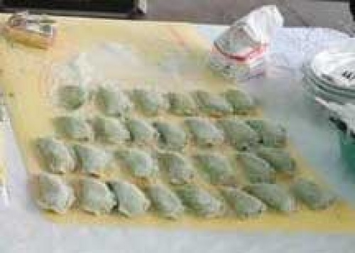 PIEROGI SZPINAKOWO-DYNIOWE PIEROGI SZPINAKOWO-DYNIOWE