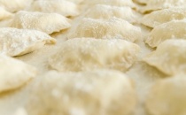 Pierogi z kaszą gryczaną i pieczarkami